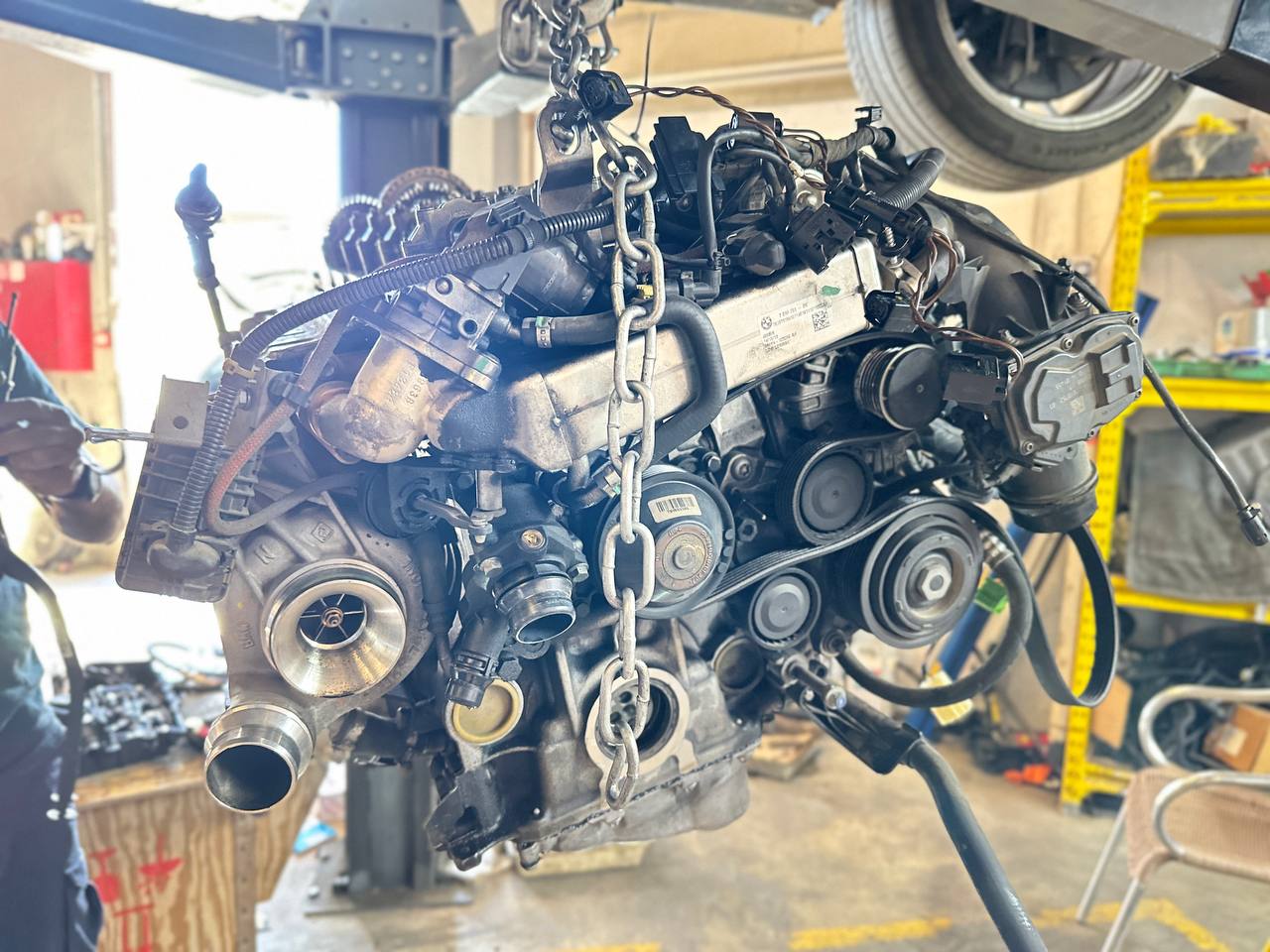 Sustitución de la cadena de distribución en BMW 320d F31 (N47D20C, 184 CV): diagnóstico, proceso de reparación y componentes utilizados